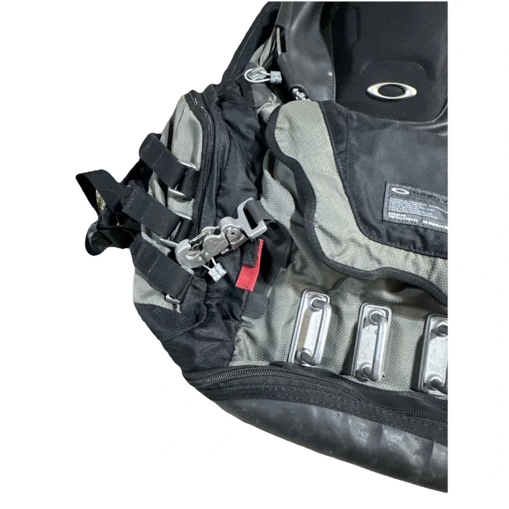 Oakley Icon 2.0 Tactical Field Gear Backpack – Rare Discontinued Standard Issue